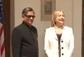 Hillary Clinton, SM Krishna discuss counter-terrorism