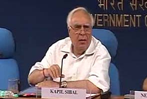 Rohinton Nariman appears for Kapil Sibal in Supreme Court