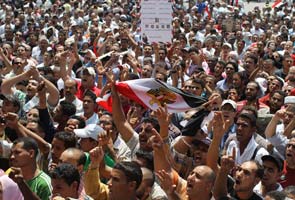 Tahrir Square comes alive again as masses demand change