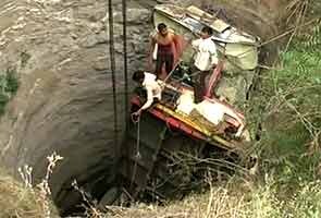 Bus falls into open well near Aurangabad, 17 dead Bus falls into open well near Aurangabad, 17 dead
