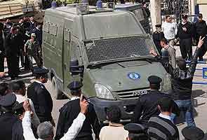 Egypt fires 669 officers to cleanse police force