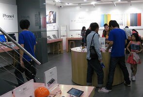 Fake Chinese Apple store has even staff fooled