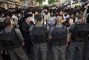 Ultra-Orthodox Jews protest Jerusalem parking lot 