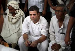 Rahul Gandhi eats dal-roti at night halt at farmer's house