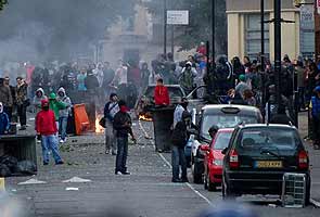 When a lone woman confronted rioters in London 