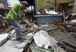Super-typhoon leaves 16 dead in Philippines