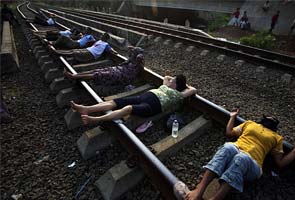 Terrifying railroad 'therapy' places sick people on tracks