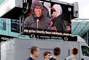 London police say nearly 700 charged over riots London police say nearly 700 charged over riots