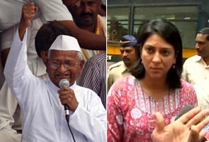 Under fire, Congress MPs back Anna Hazare