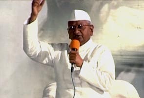 Anna tells 50,000 people: We are open to talks but will not budge from Lokpal Bill