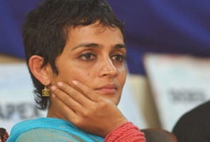 I'd rather not be Anna, says Arundhati Roy