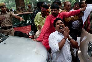 CWG mess: BJP protestors in Delhi clash with police