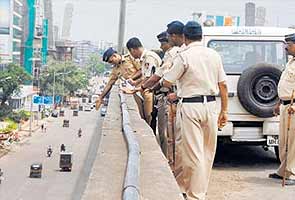 Chain-snatcher leaps off flyover to escape cops