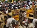 Police use Gandhian methods to tackle Hazare supporters