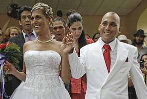 Cuba transgender wedding shows shifting attitudes 