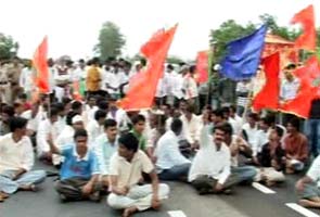 3 dead in police firing during farmer protest on Mumbai-Pune highway