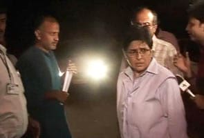 Lokpal Bill row: Anna Hazare to reach Ramlila grounds after 3 pm, says Kiran Bedi 