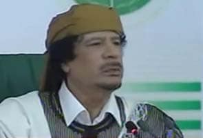 Libyan rebels spurn Gaddafi's offer of talks