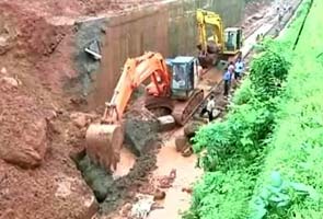 Landslide blocks Konkan Railway, thousands stranded