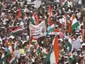 Thousands march in Mumbai in support of Anna Hazare