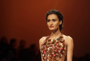Nachiket Barve brings the 'Golden Hour' to LFW ramp