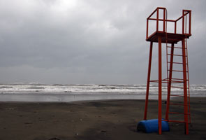 Oil workers missing off stormy Mexico coast 