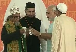 Controversy over Modi's alleged refusal to wear skull cap