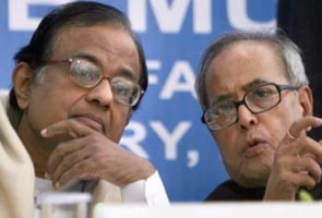 2G note: Pranab meets Sonia, may address press with Chidambaram later