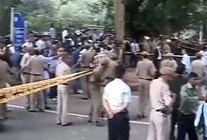 Across party lines, politicians condemn Delhi blast
