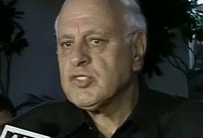 Farooq backs son Omar on Afzal Guru remarks