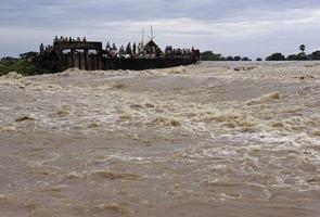 Floods displace thousands in Orissa 