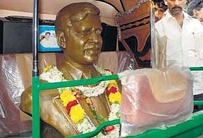 Vishnuvardhan fans demand that icon's statue be erected