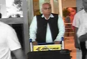 Cash-for-votes scam: Sudheendra Kulkarni arrives in Delhi, to appear before court