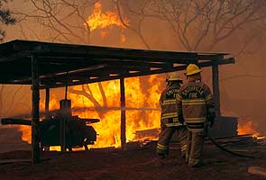 Wildfire destroys 300 homes in Texas