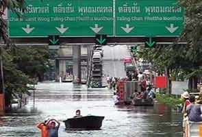 Bangkok flood defenses put to test amid high tides 