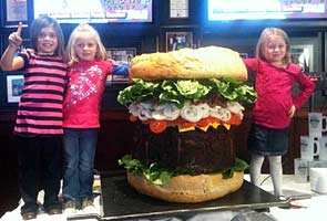 $2000 burger packs 540,000 calories