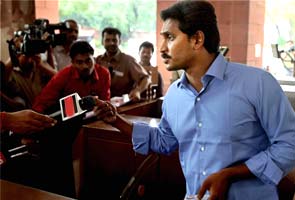 CBI raids Jagan Reddy's residence in Hyderabad