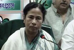 Tackling Maoists: Mamata Banerjee meets interlocutors