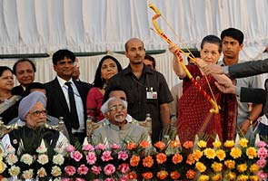Sonia Gandhi's second public appearance is for Dusshera