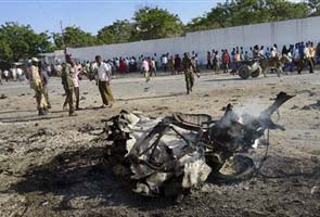 Suicide car bomb rattles Somali capital, kills 4