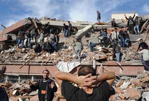 Up to 1,000 feared dead as 7.3 magnitude earthquake hits Turkey