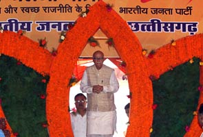 Bumpy road for LK Advani's yatra in Karnataka