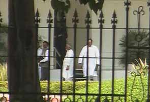 Telangana crisis: Congress leaders meet PM