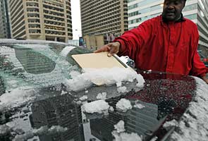 Early snowstorm nearing US East Coast