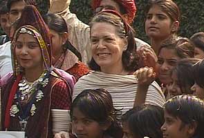 Sonia Gandhi meets children as Congress tries to make a point