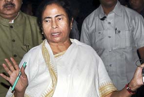 Mamata Banerjee speaks to Buddhadeb Bhattacherjee after three years 