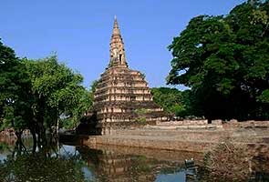 Thailand flooding damages its ancient capital