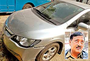 Rash woman driver hits 2 cops with her Honda City