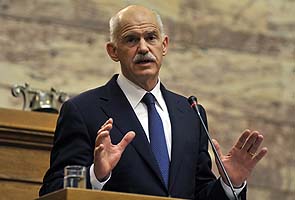 Greece crisis: Papandreou struggles to form government