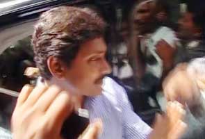 Mining scam: Jagan Reddy appears before CBI; party workers protest 